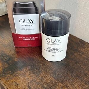 OLAY Regenerist Deep Hydration Cream - White & Black